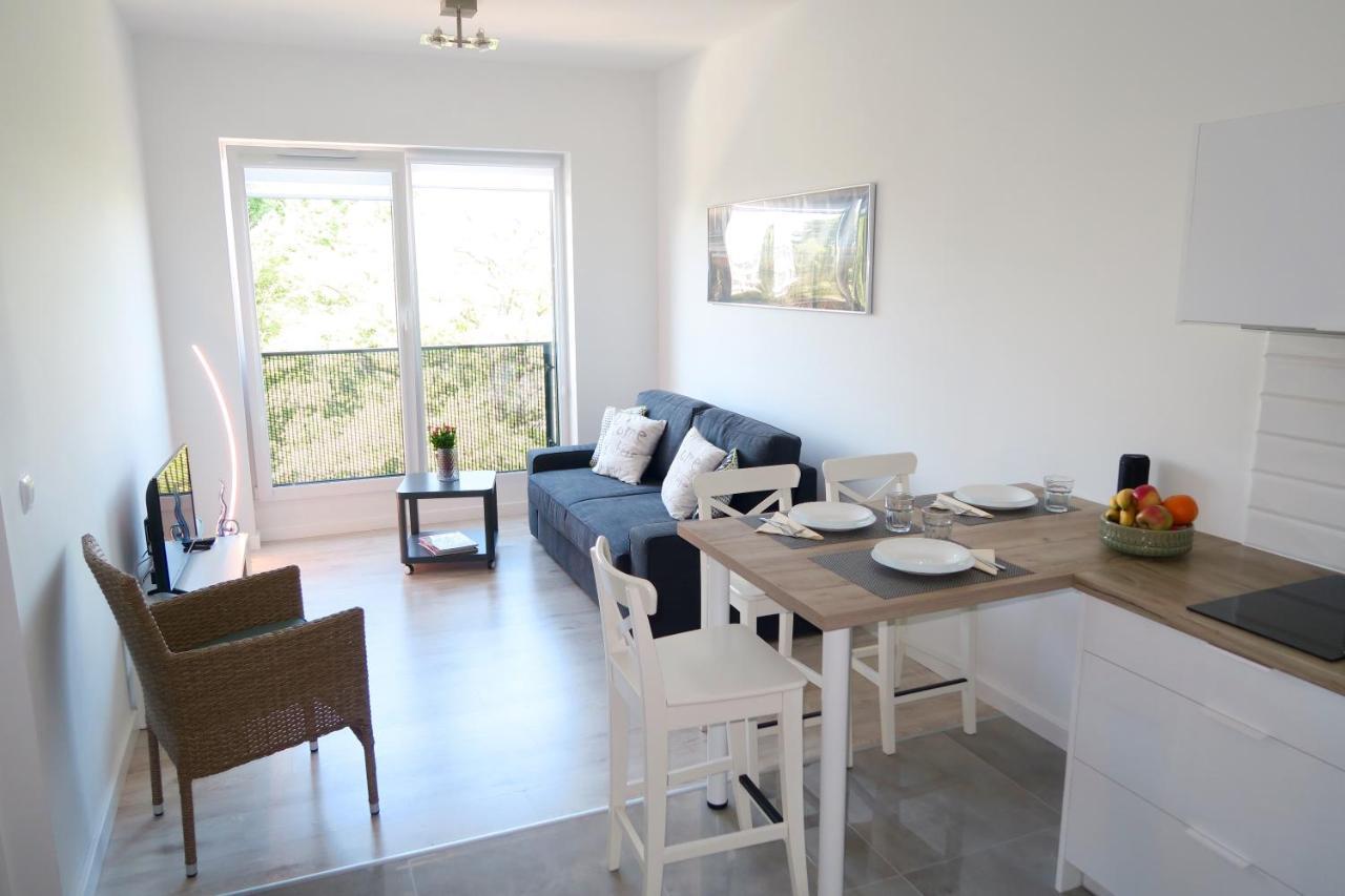 Апартаменты Bialy Apartament Centrum Колобжег Экстерьер фото