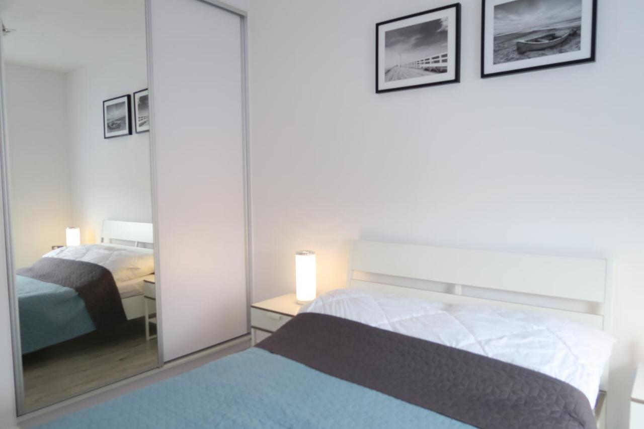 Апартаменты Bialy Apartament Centrum Колобжег Экстерьер фото